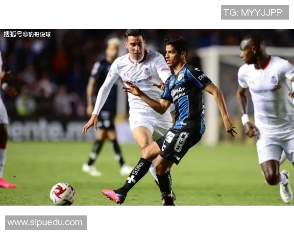 克雷塔罗与圣路易斯竞技激战正酣赛况分析与精彩瞬间回顾